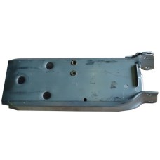 FRONT BUMPER REINFORCEMENT BRACKET/CHASSIS LEG (RH)