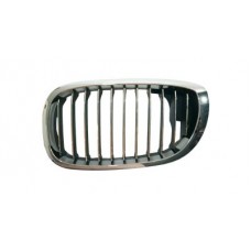 FRONT GRILLE - BLACK + CHROME SLATS/CHROME FRAME (LH)