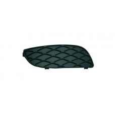 FRONT BUMPER GRILLE - OUTER (RH)