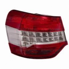 REAR LAMP - RED/CLEAR - WING MOUNTED - SALOON ONLY - 2011 > (LH)