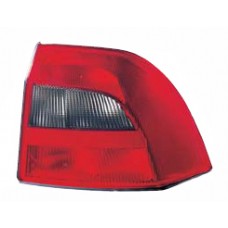 REAR LAMP - SALOON/HB (RED/SMOKED)(RH)