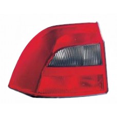 REAR LAMP - SALOON/HB (RED/SMOKED)(LH)