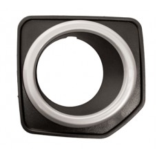 FOG LAMP SURROUND - W/CHROME RING (RH)